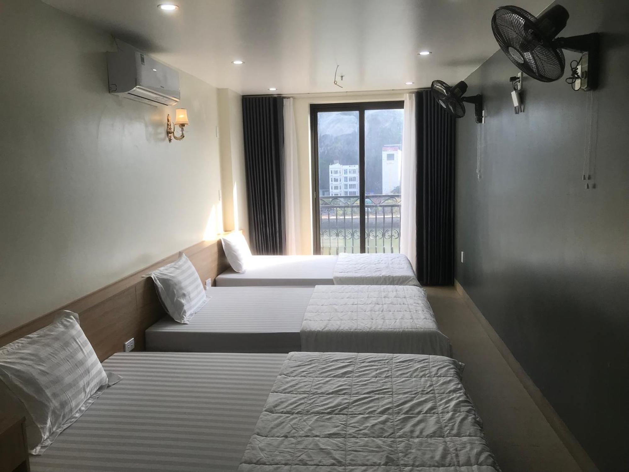 Sea Balcony Hotel Dong Khe Sau Exterior photo